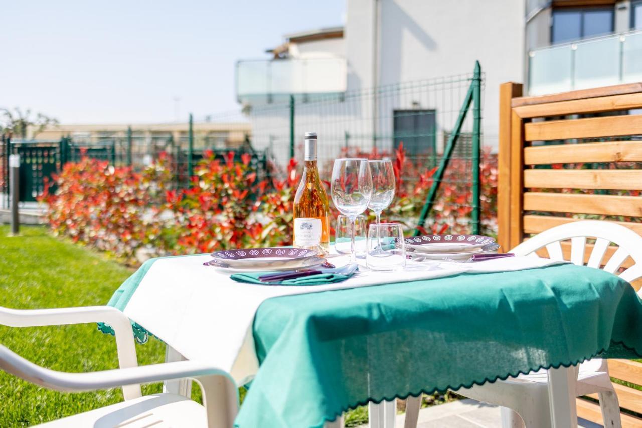 Aregai Marina Exclusive Seaside Apartments Santo Stefano al Mare Exterior photo