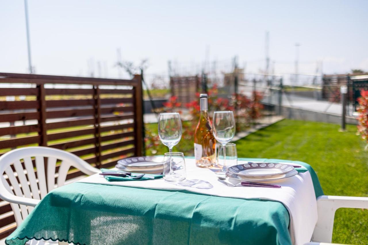Aregai Marina Exclusive Seaside Apartments Santo Stefano al Mare Exterior photo