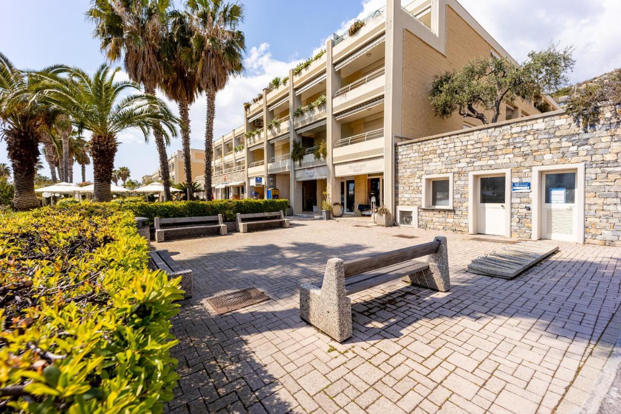 Aregai Marina Exclusive Seaside Apartments Santo Stefano al Mare Exterior photo