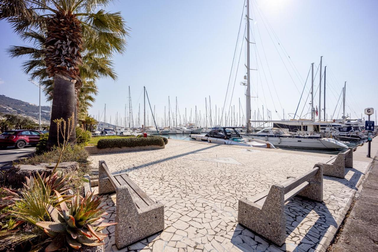 Aregai Marina Exclusive Seaside Apartments Santo Stefano al Mare Exterior photo